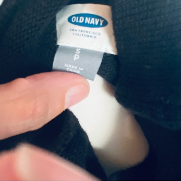 Old Navy Black turtleneck. size small sweater. - Picture 7 of 9